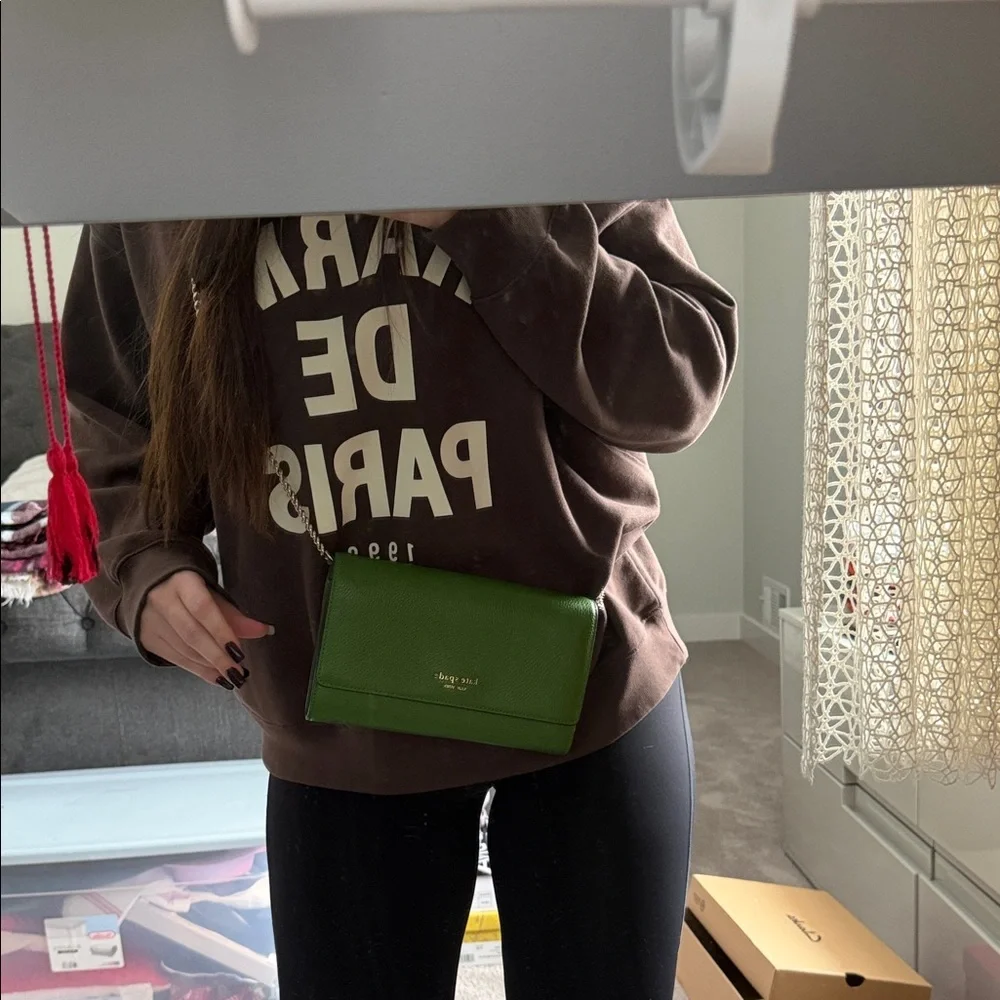 Kate Spade Green Leather Clutch with Gold Chain - Picture 13 of 13